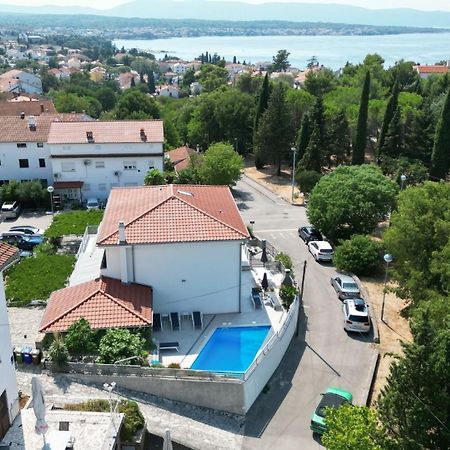Apartments Pivas Малинска Екстериор снимка