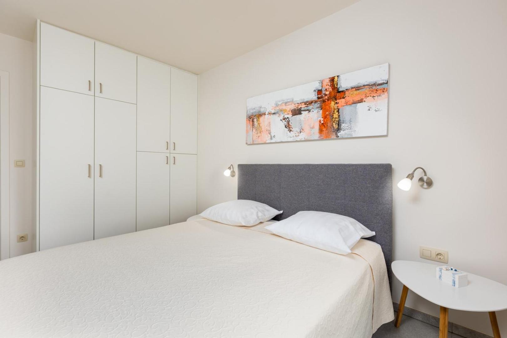Apartments Pivas Малинска Екстериор снимка