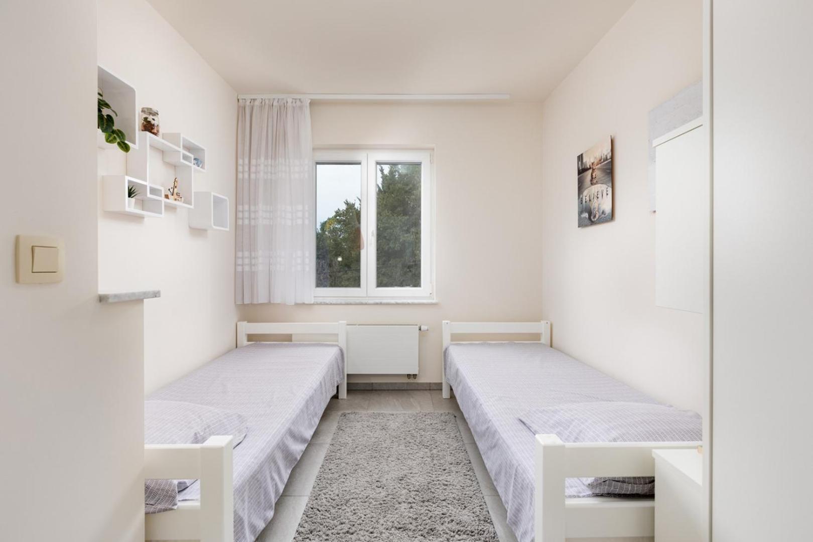 Apartments Pivas Малинска Екстериор снимка