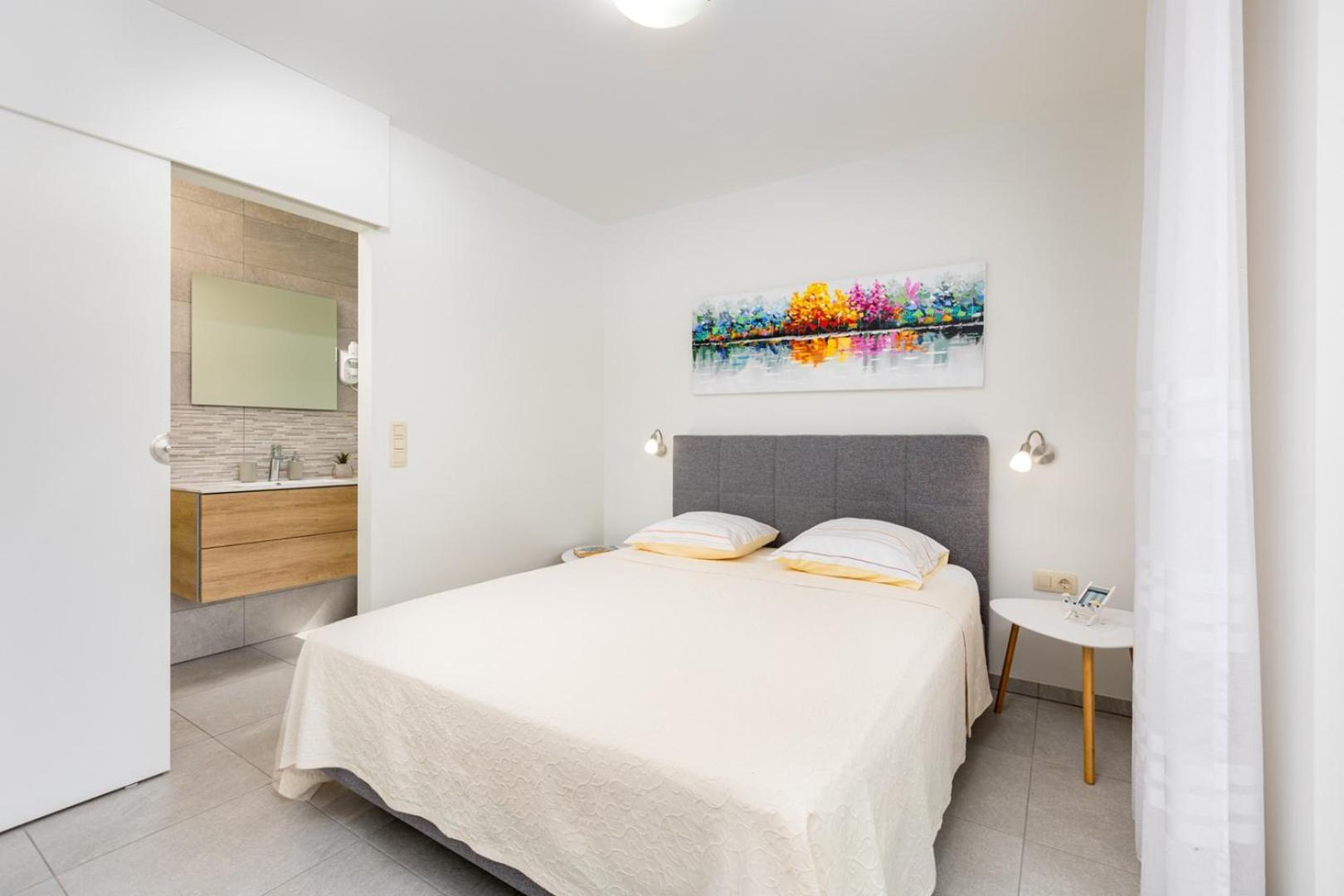Apartments Pivas Малинска Екстериор снимка