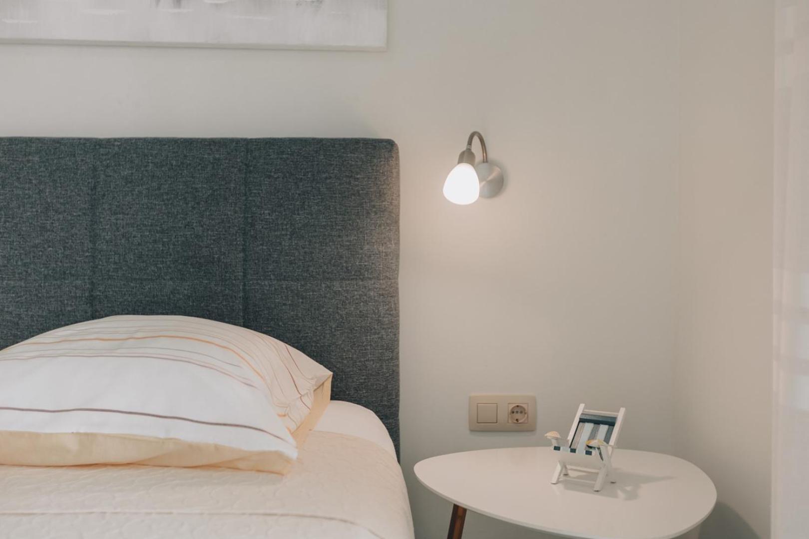 Apartments Pivas Малинска Екстериор снимка