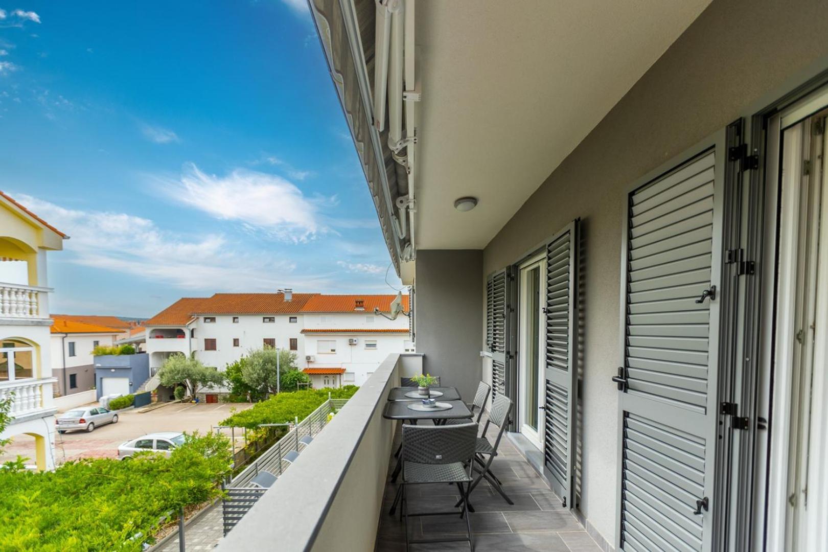 Apartments Pivas Малинска Екстериор снимка