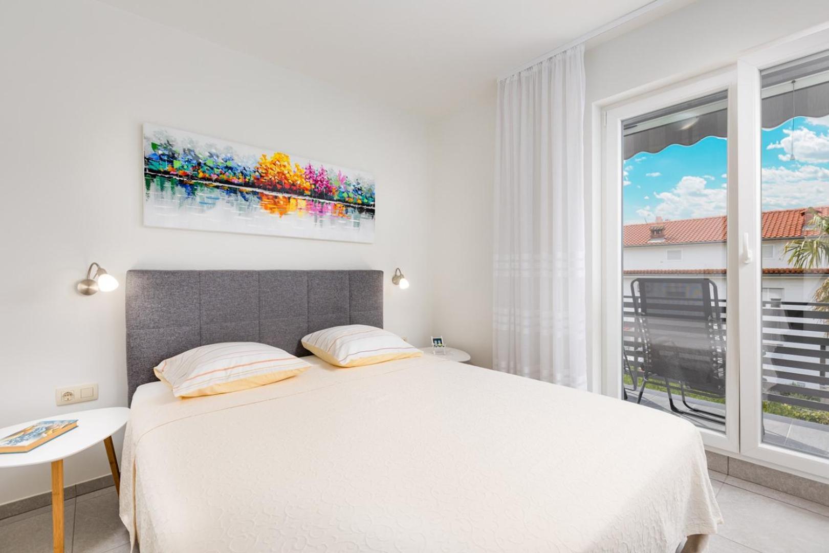 Apartments Pivas Малинска Екстериор снимка