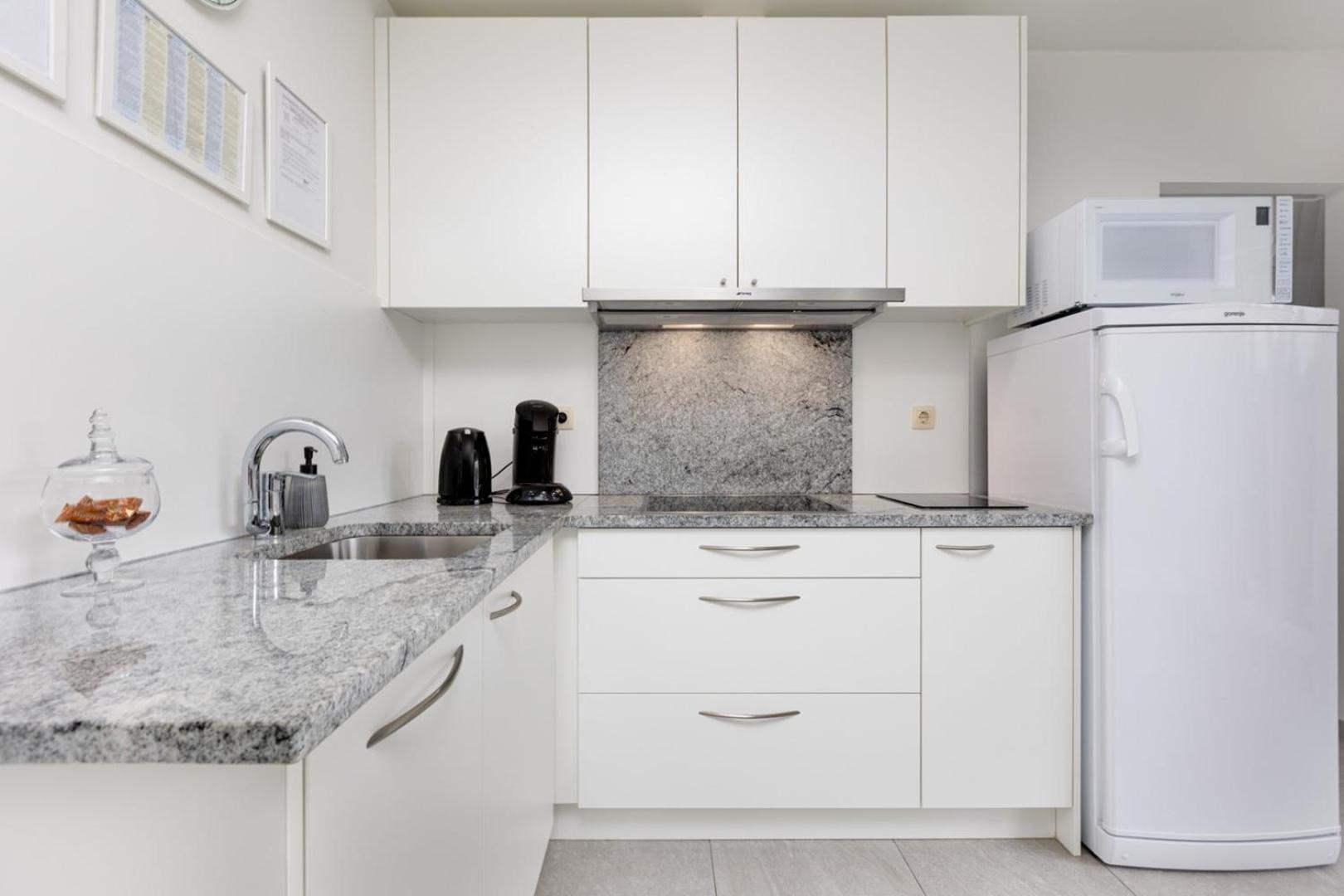 Apartments Pivas Малинска Екстериор снимка
