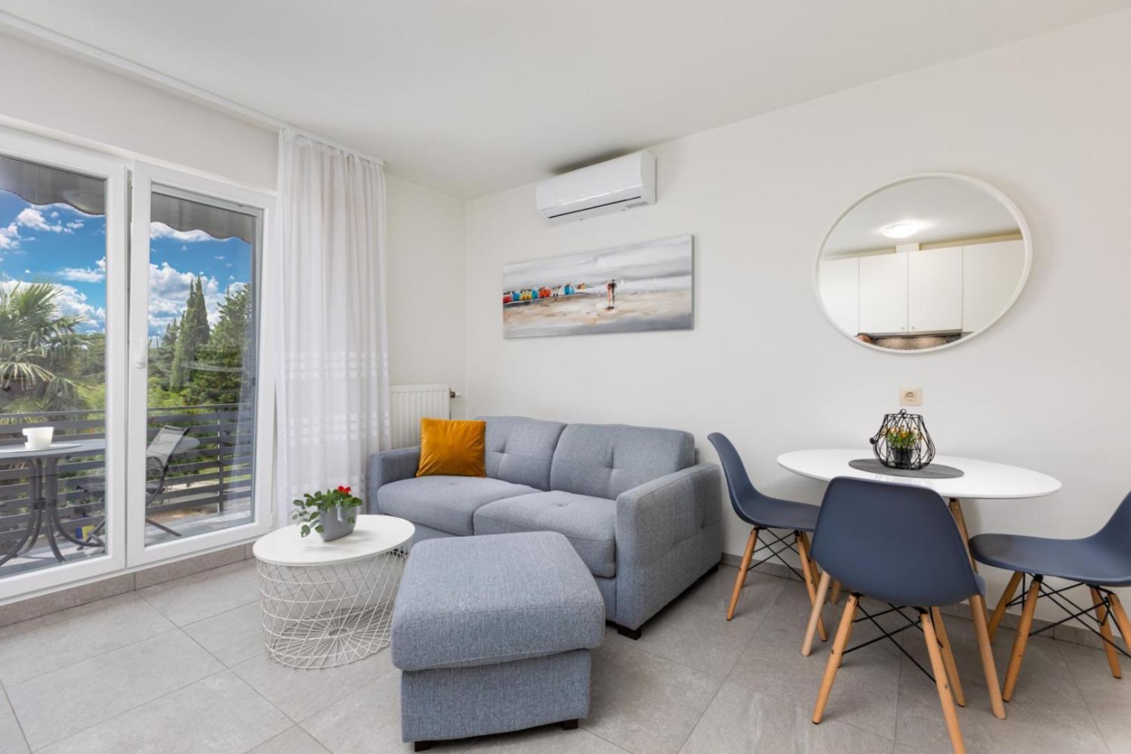 Apartments Pivas Малинска Екстериор снимка